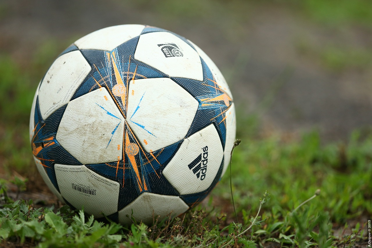 Conoce el origen y características de los balones antiguos de fútbol