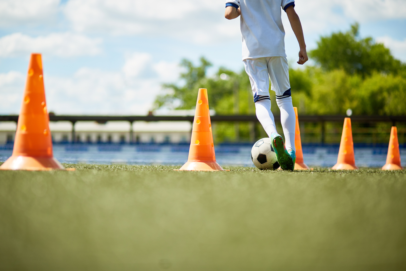 La tecnificación del fútbol es un proceso integral que abarca desde la evaluación inicial hasta el análisis y la retroalimentación continua.